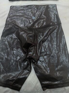 Lululemon Shimmery brown High-Waist Bike Shorts size 4